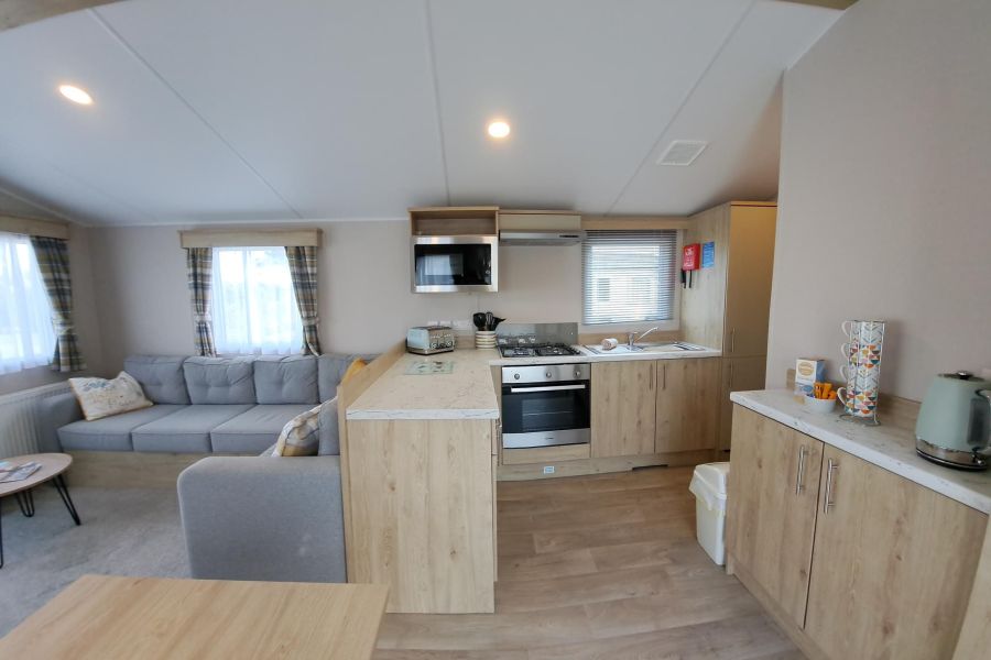 Kitchen - 2.jpg