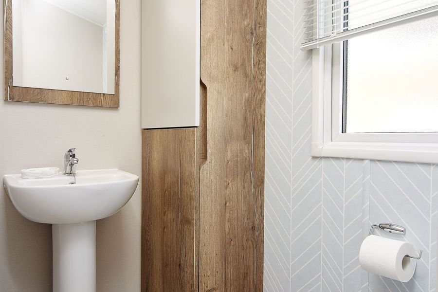 Lowland En Suite.jpg