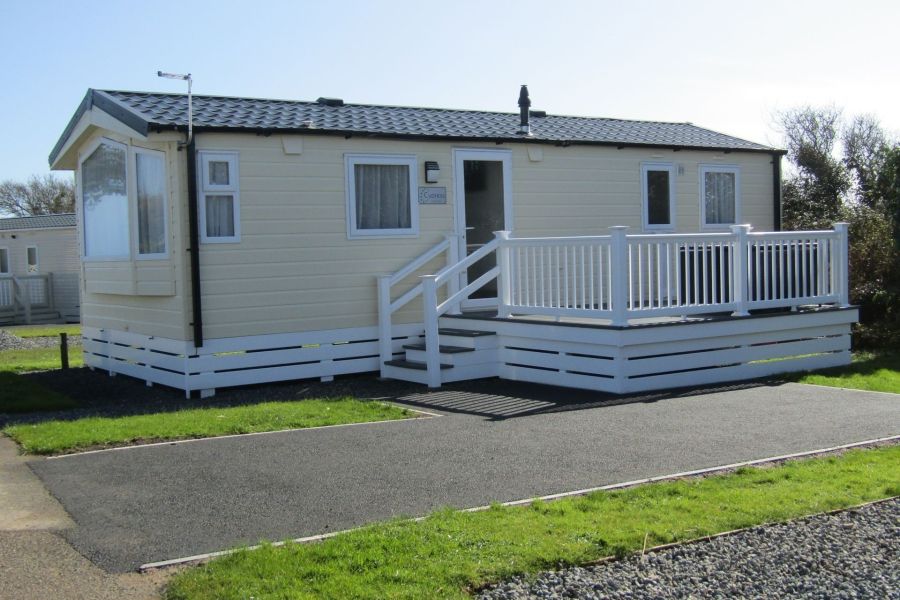 Porthbeer-2-Bed-Outside.jpg