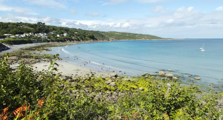 BEST FAMILY BEACHES NEAR COVERACK / LOCAL GUIDE